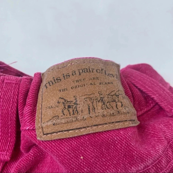 Vintage Levi's shorts 6 Barbie Core Distressed hem - Picture 5 of 9